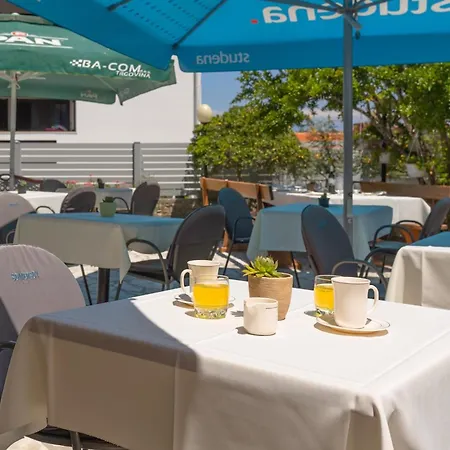 Pansion Pirat 招待所 3*