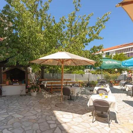 Bed & Breakfast Pansion Pirat 3*