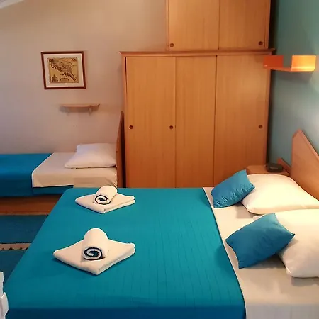 Pansion Pirat 3* Petrčane