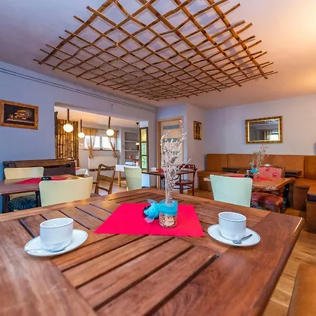 Pansion Pirat Bed & Breakfast