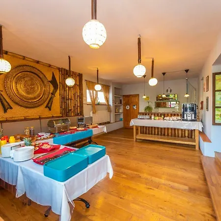 Pansion Pirat Bed & Breakfast Petrcane