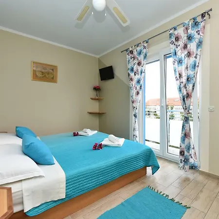 招待所 Pansion Pirat