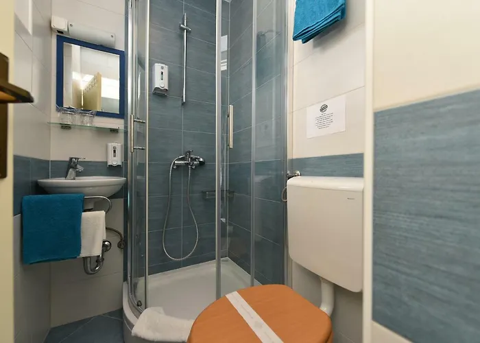 Pansion Pirat 3* Петрчане