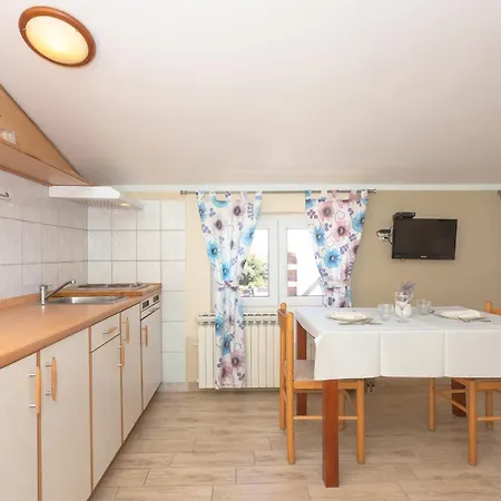 Frühstückspension Pansion Pirat Petrčane