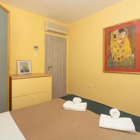 Pansion Pirat 3* Petrčane