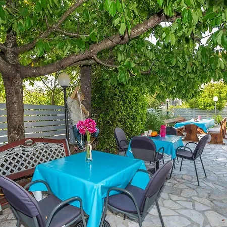 Pansion Pirat 3* Petrčane