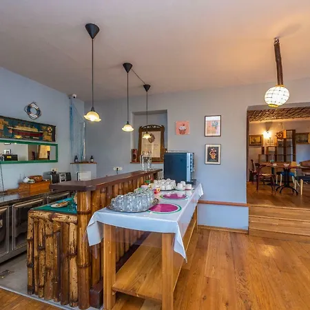 בית הארחה Pansion Pirat 3*