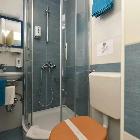 Pansion Pirat 3* Petrčane