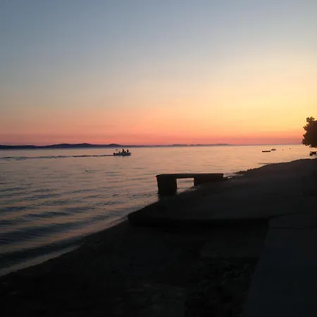 בית הארחה Pansion Pirat